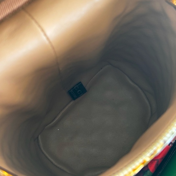 Gucci Zumi Cylinder Bucket Bag - Picture 10 of 11